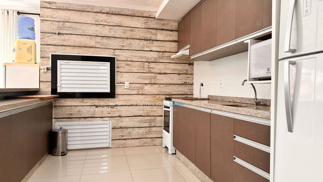 Apartamento para aluguel de temporada em Bombinhas (Praia de Bombas)