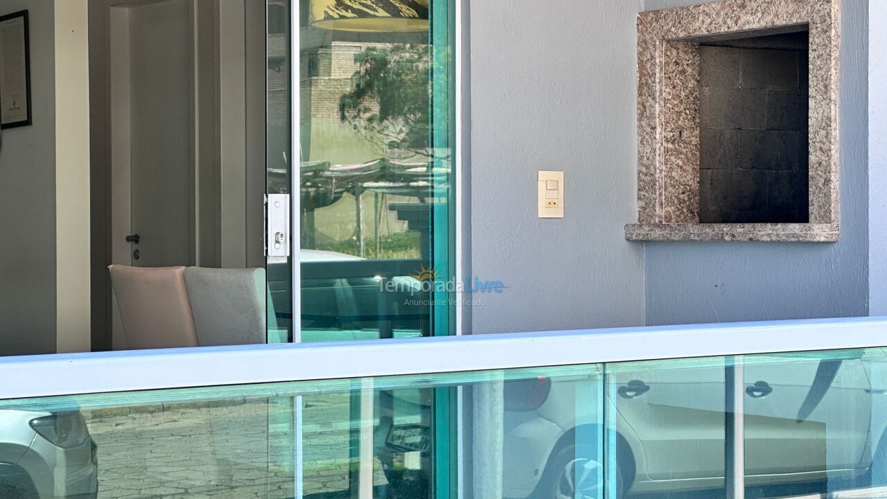 Apartment for vacation rental in Bombinhas (Praia de Quatro Ilhas)