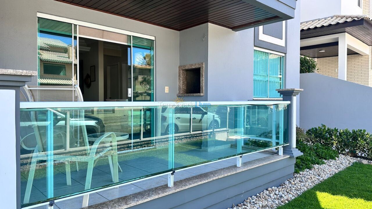 Apartment for vacation rental in Bombinhas (Praia de Quatro Ilhas)