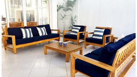 Baleia, 10 personas, 5 suites, piscina privada, espacio gourmet.