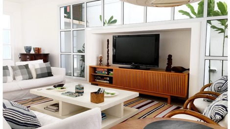 Baleia, 10 personas, 5 suites, piscina privada, espacio gourmet.