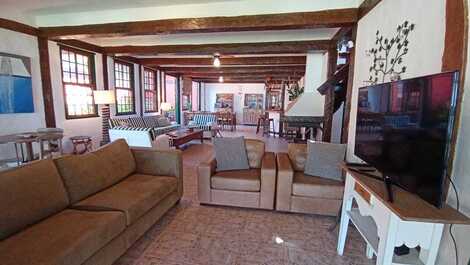 Frente ao mar, pé na areia, 4 quartos, Praia da Baleia, vista mar