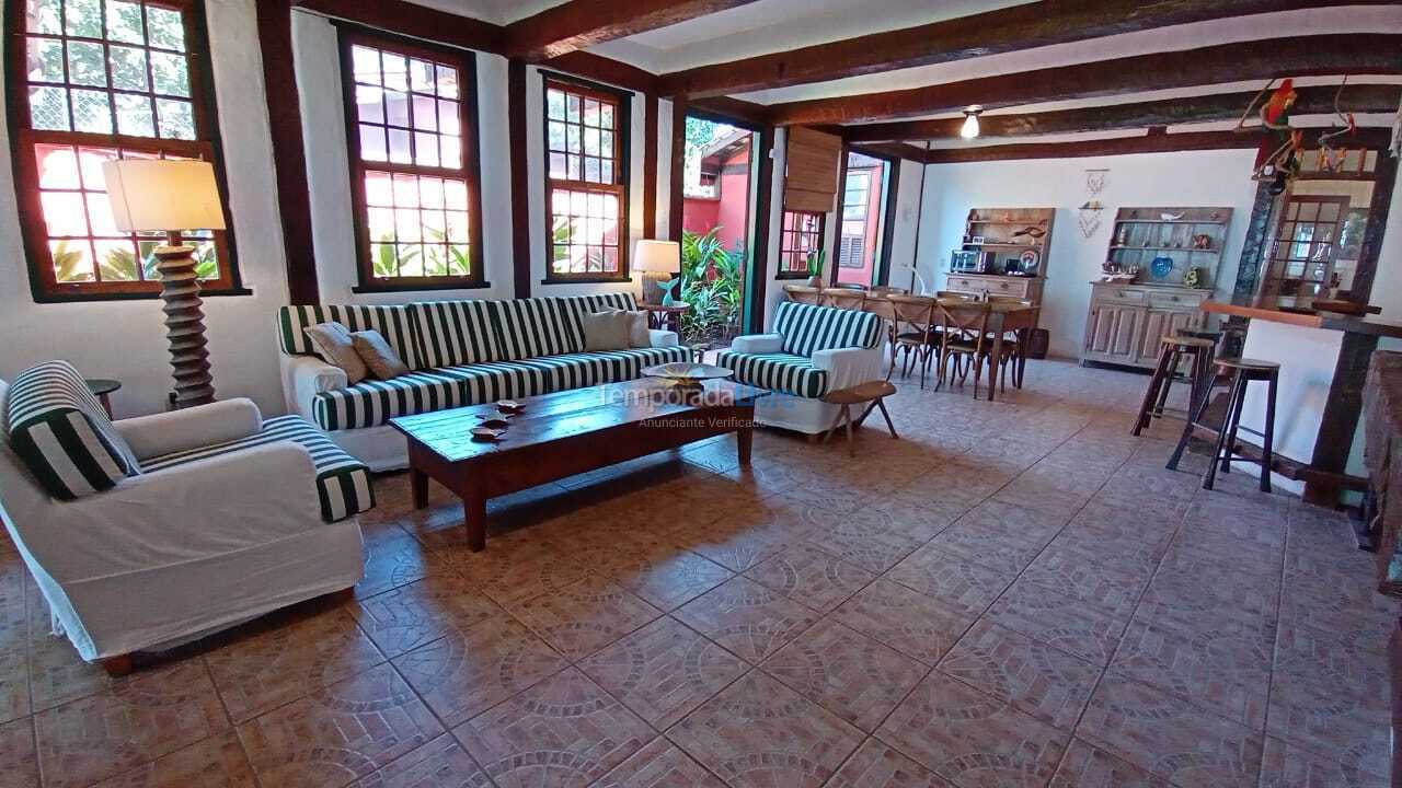 Casa para aluguel de temporada em São Sebastião (Praia da Baleia)
