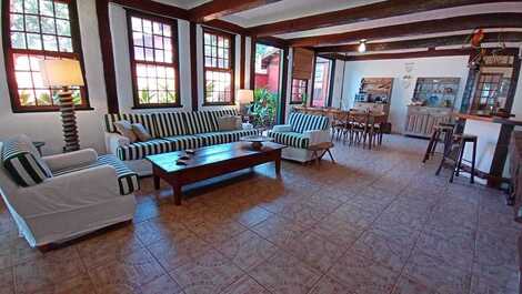 Frente ao mar, pé na areia, 4 quartos, Praia da Baleia, vista mar