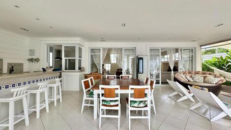 Baleia, rental, 4 suites, pool, barbecue, high standard