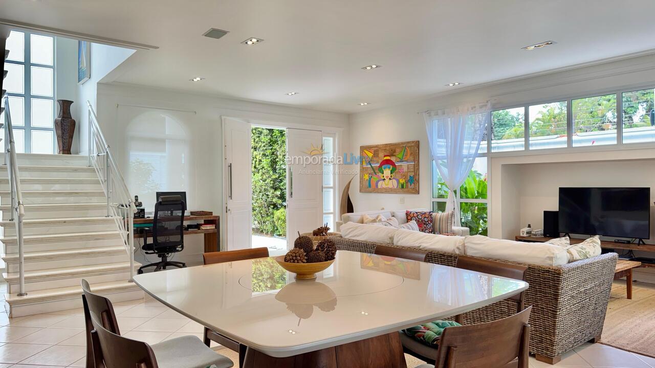 House for vacation rental in São Sebastião (Praia da Baleia)