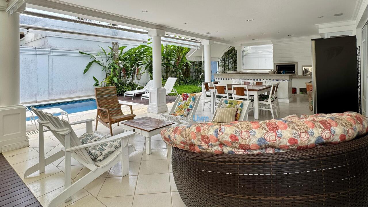 House for vacation rental in São Sebastião (Praia da Baleia)