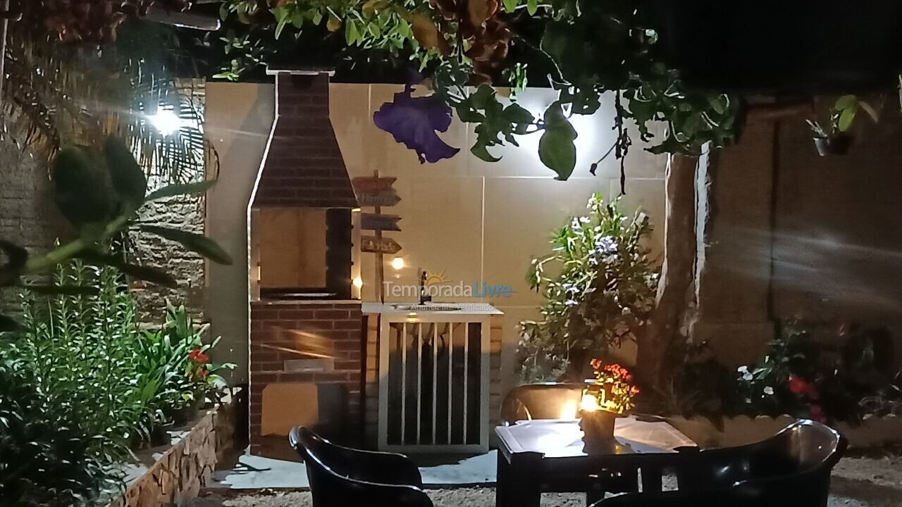 Casa para aluguel de temporada em Governador Celso Ramos (Fazenda da Armação)