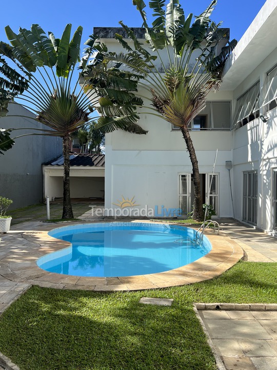 Casa para aluguel de temporada em Guarujá (Enseada)