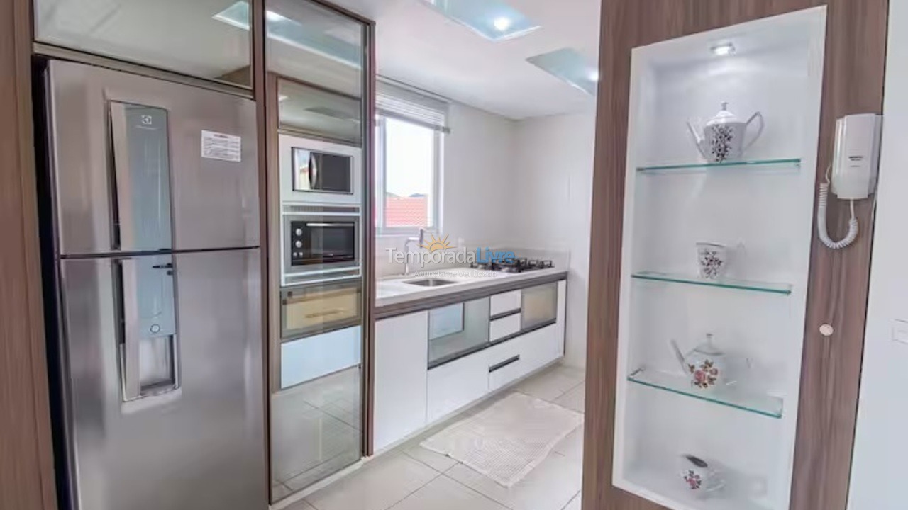 Apartamento para aluguel de temporada em Governador Celso Ramos (Palmas)