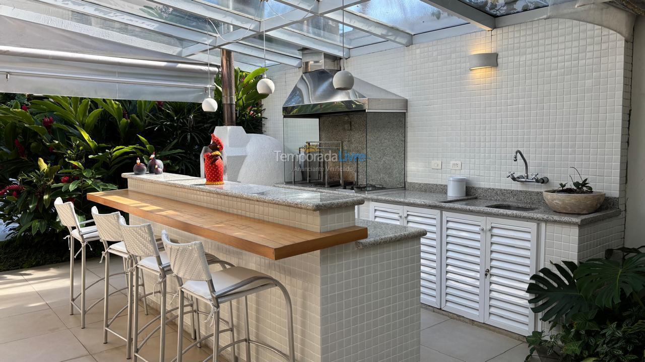 Casa para alquiler de vacaciones em São Sebastião (Praia da Baleia)