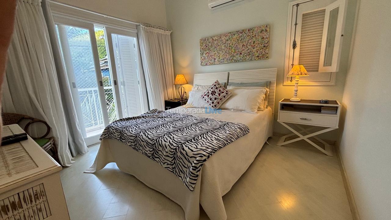 Casa para alquiler de vacaciones em São Sebastião (Praia da Baleia)