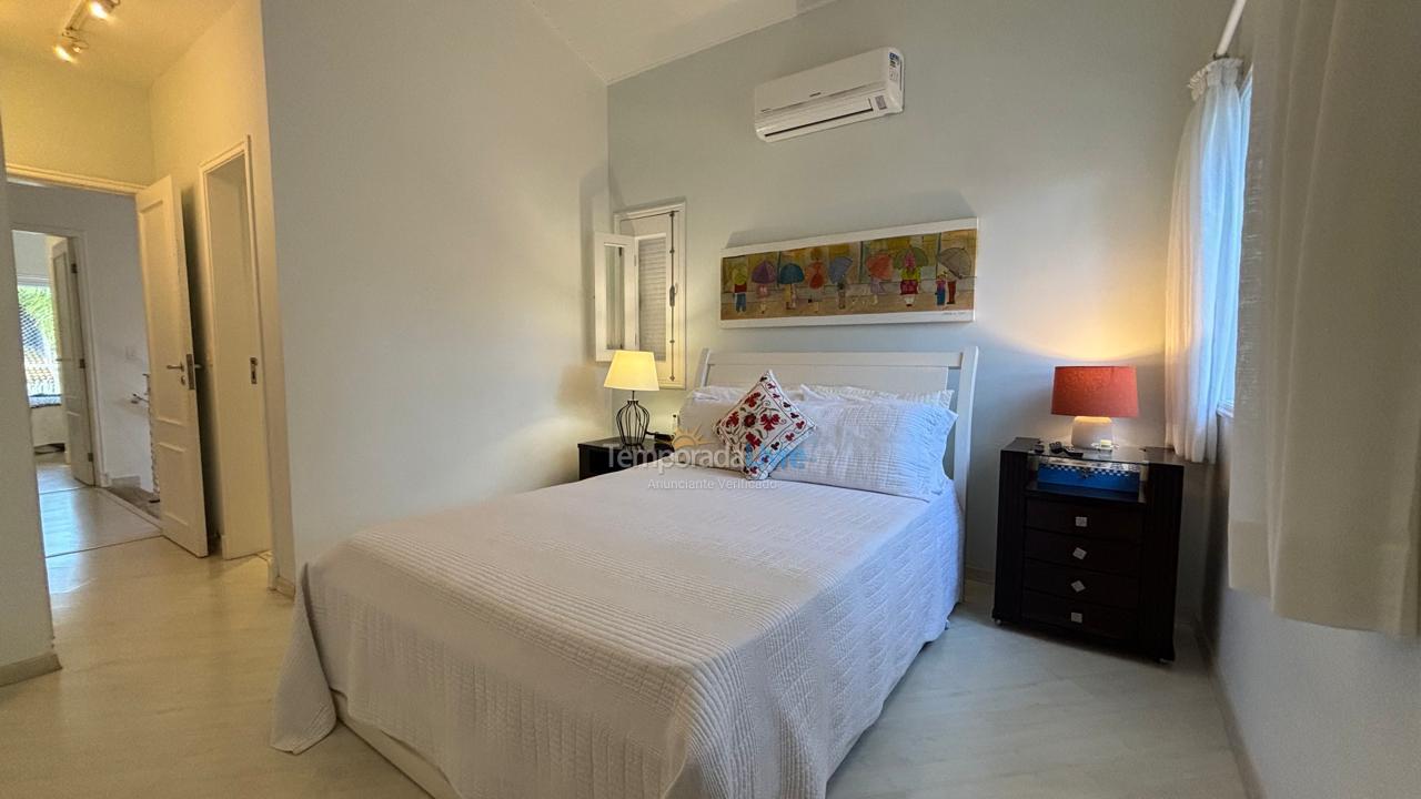 Casa para alquiler de vacaciones em São Sebastião (Praia da Baleia)