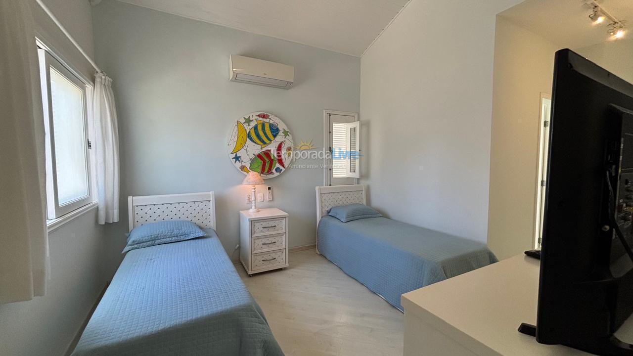 Casa para alquiler de vacaciones em São Sebastião (Praia da Baleia)