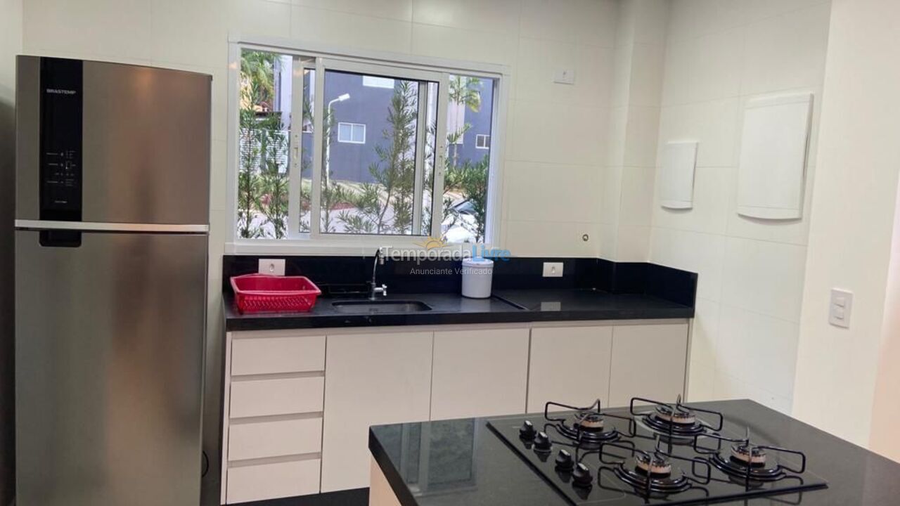 Casa para alquiler de vacaciones em São Sebastião (Camburi)