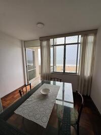 Apartment with a total view of Copacabana Beach