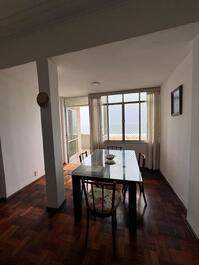 Apartment with a total view of Copacabana Beach