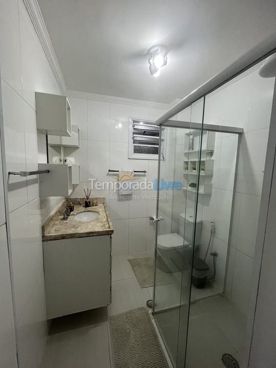 Apartamento para aluguel de temporada em Guarujá (Pitangueiras)