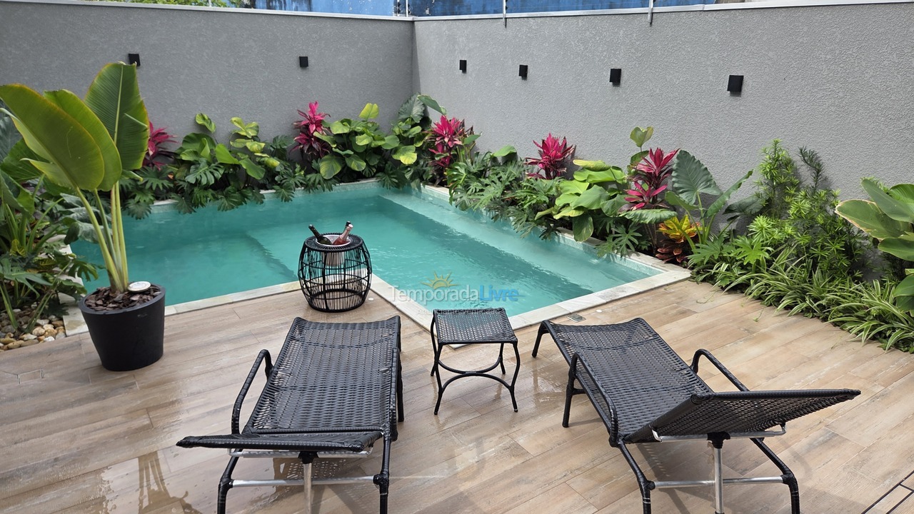 Casa para aluguel de temporada em Itapoá (Itapema do Norte)