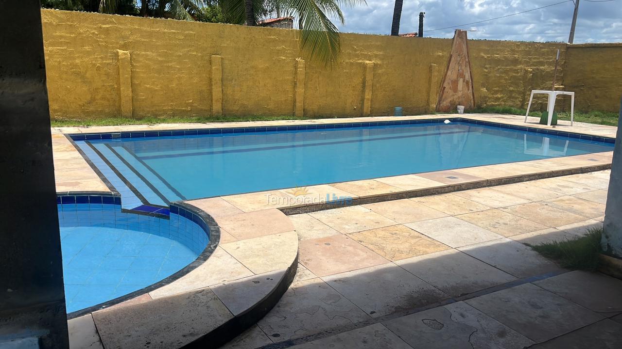 Casa para aluguel de temporada em Beberibe (Morro Branco)