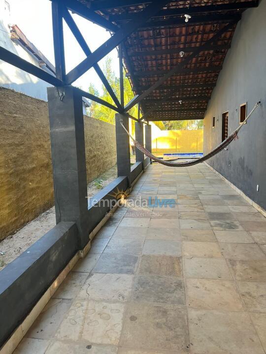 Casa para aluguel de temporada em Beberibe (Morro Branco)