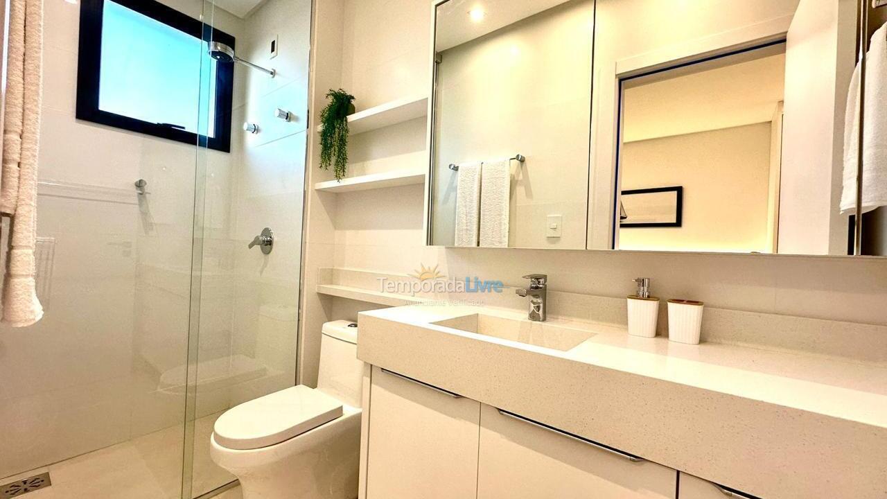 Apartment for vacation rental in Bombinhas (Praia de Bombas)