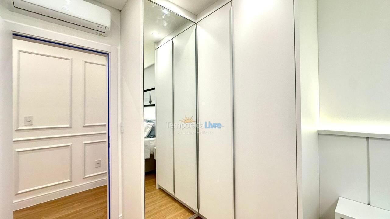 Apartment for vacation rental in Bombinhas (Praia de Bombas)