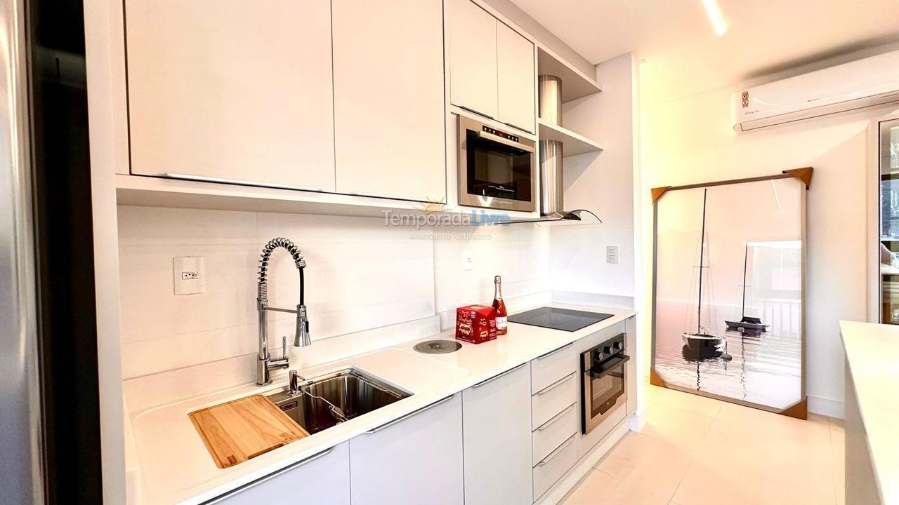 Apartment for vacation rental in Bombinhas (Praia de Bombas)