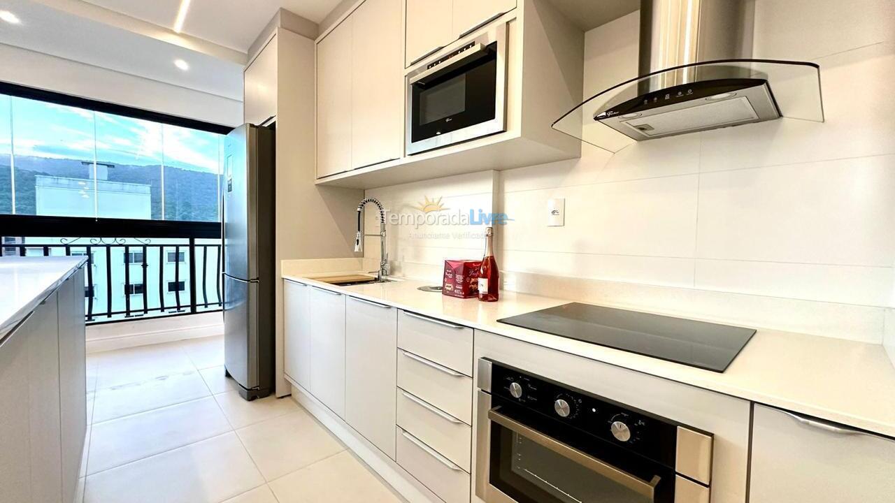 Apartment for vacation rental in Bombinhas (Praia de Bombas)