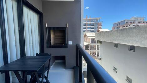 Apartamento para 4 personas con piscina y vistas al mar.