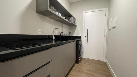 Apartamento para 4 personas con piscina y vistas al mar.