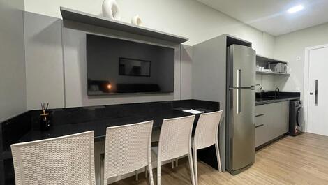 Apartamento para 4 personas con piscina y vistas al mar.