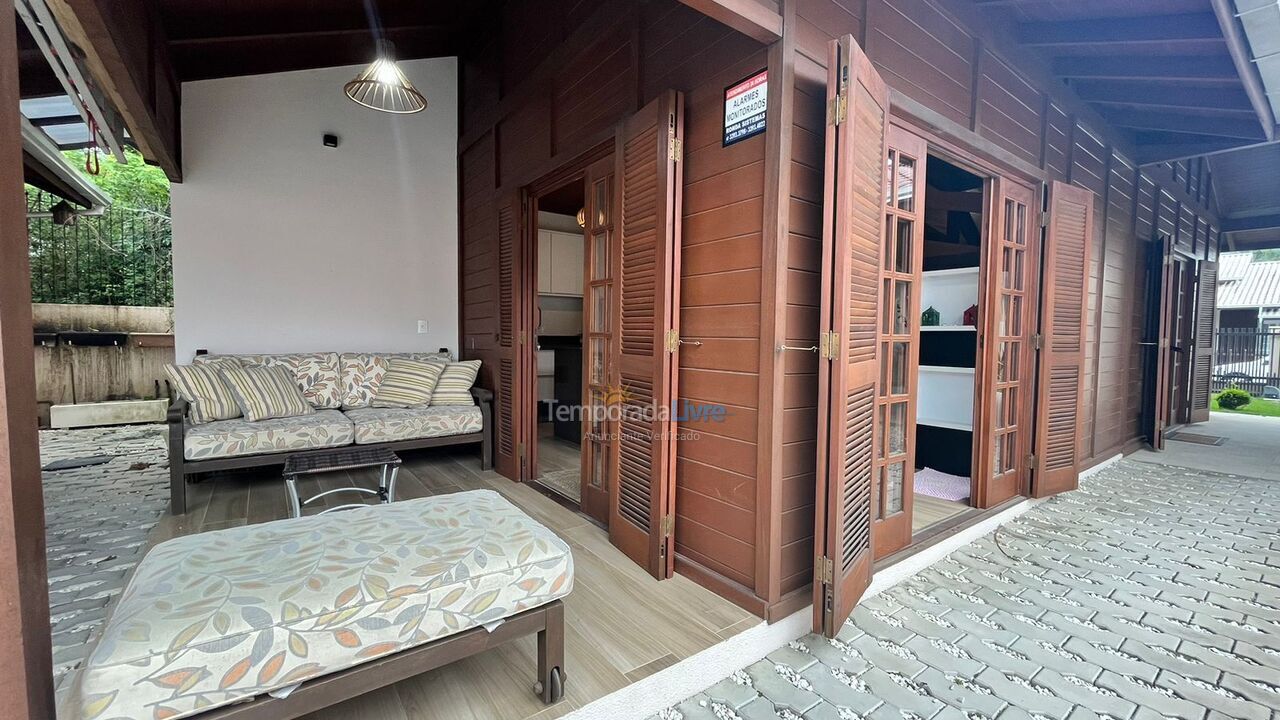 Casa para aluguel de temporada em Bombinhas (Mariscal)