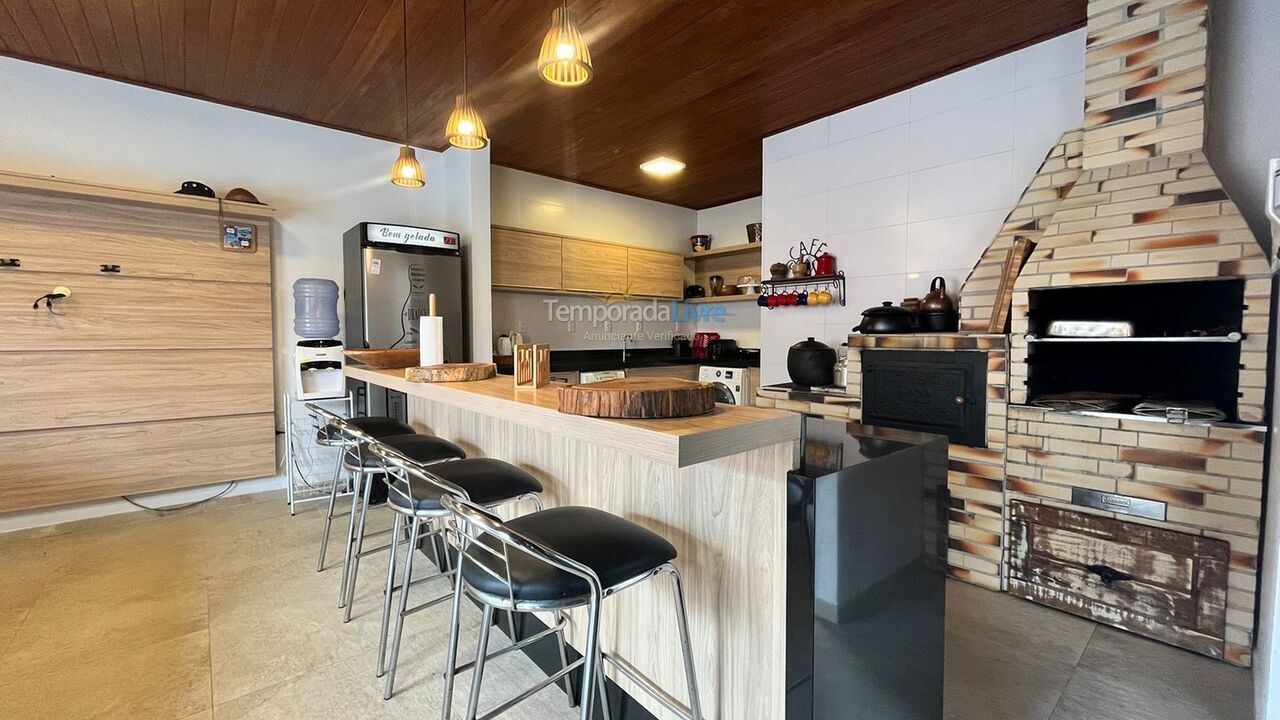 Casa para aluguel de temporada em Bombinhas (Mariscal)