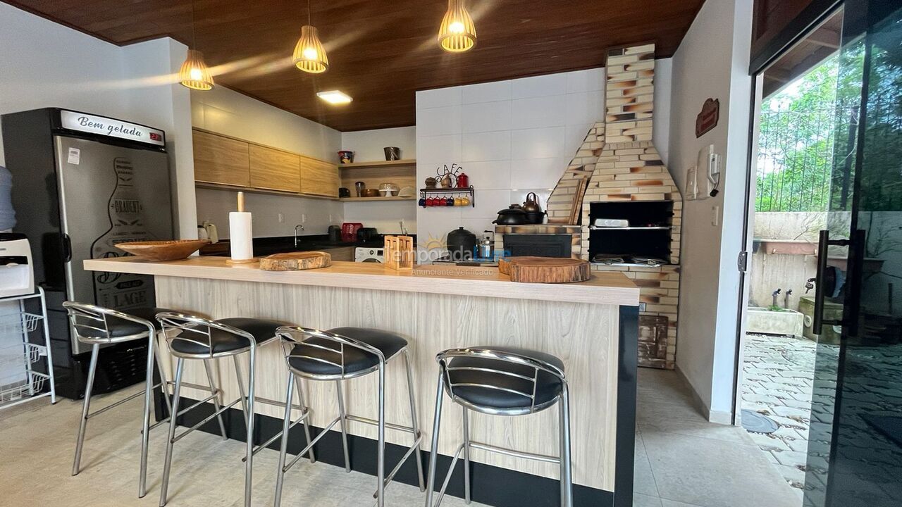 Casa para aluguel de temporada em Bombinhas (Mariscal)