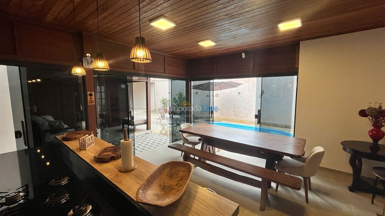 Casa para aluguel de temporada em Bombinhas (Mariscal)