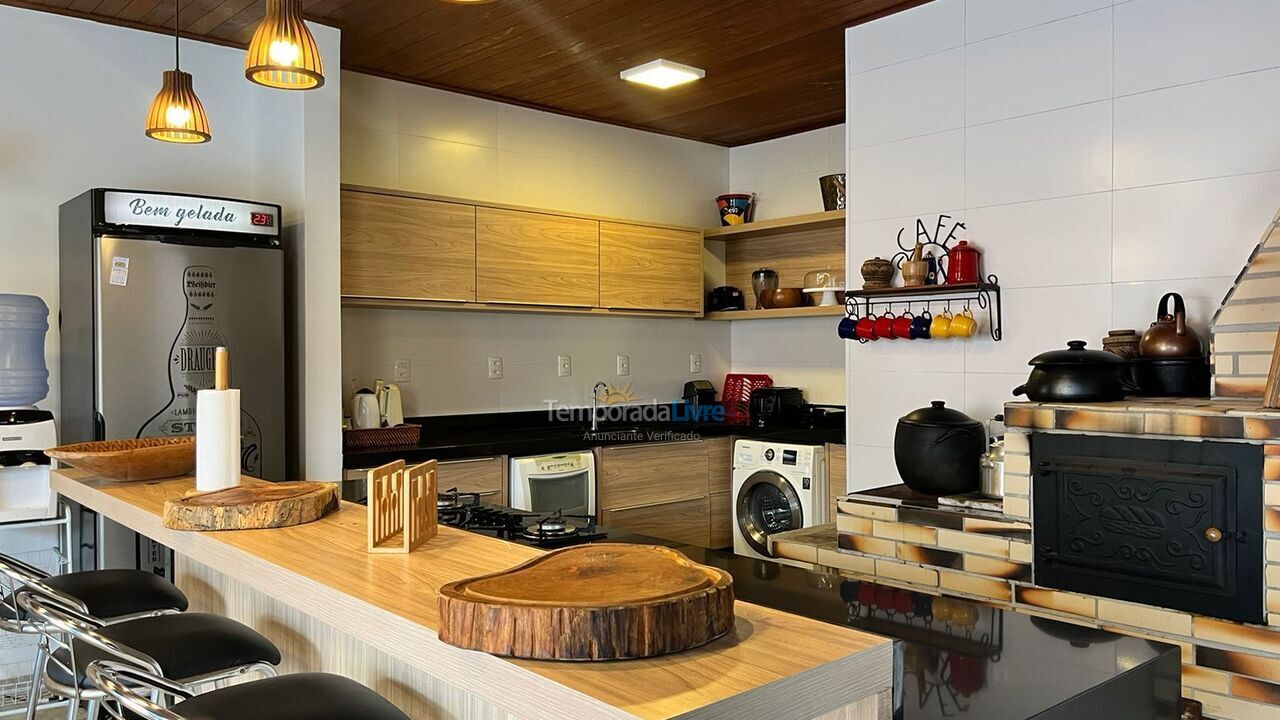 Casa para aluguel de temporada em Bombinhas (Mariscal)