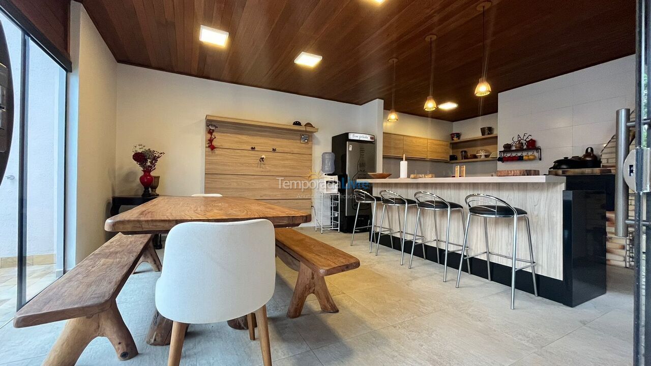 Casa para aluguel de temporada em Bombinhas (Mariscal)