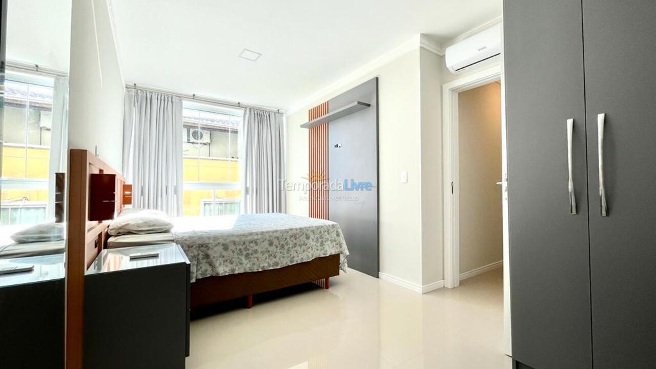 Apartment for vacation rental in Bombinhas (Praia de Bombas)