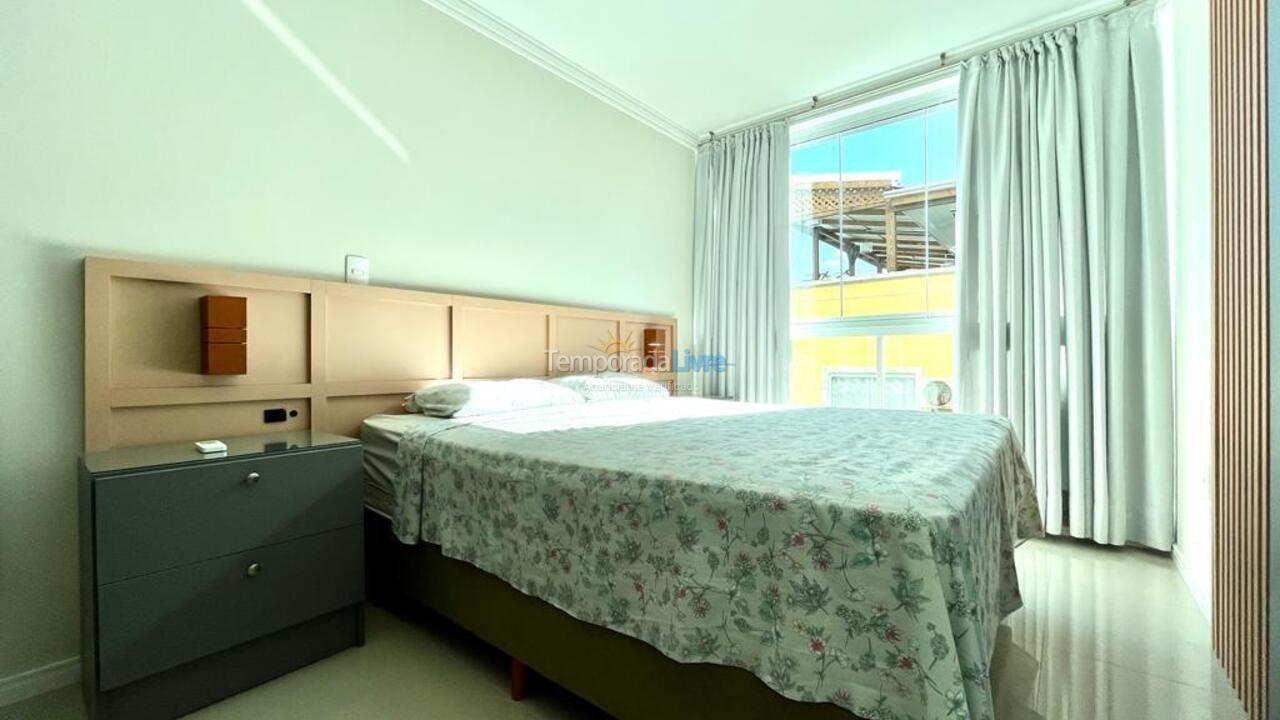 Apartment for vacation rental in Bombinhas (Praia de Bombas)