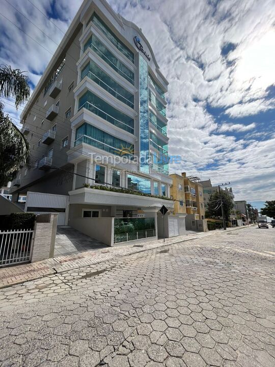 Apartment for vacation rental in Bombinhas (Praia de Bombas)