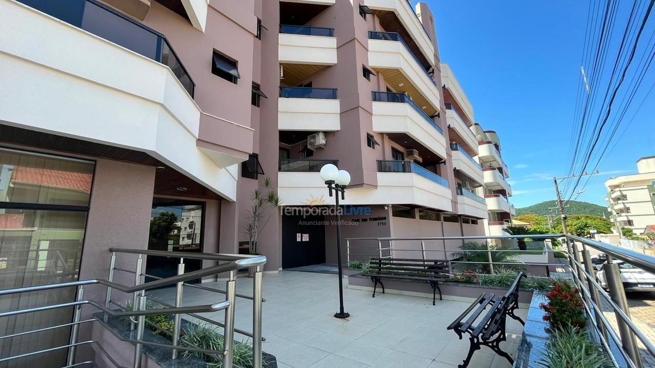 Apartamento para alquiler de vacaciones em Bombinhas (Praia de Bombas)