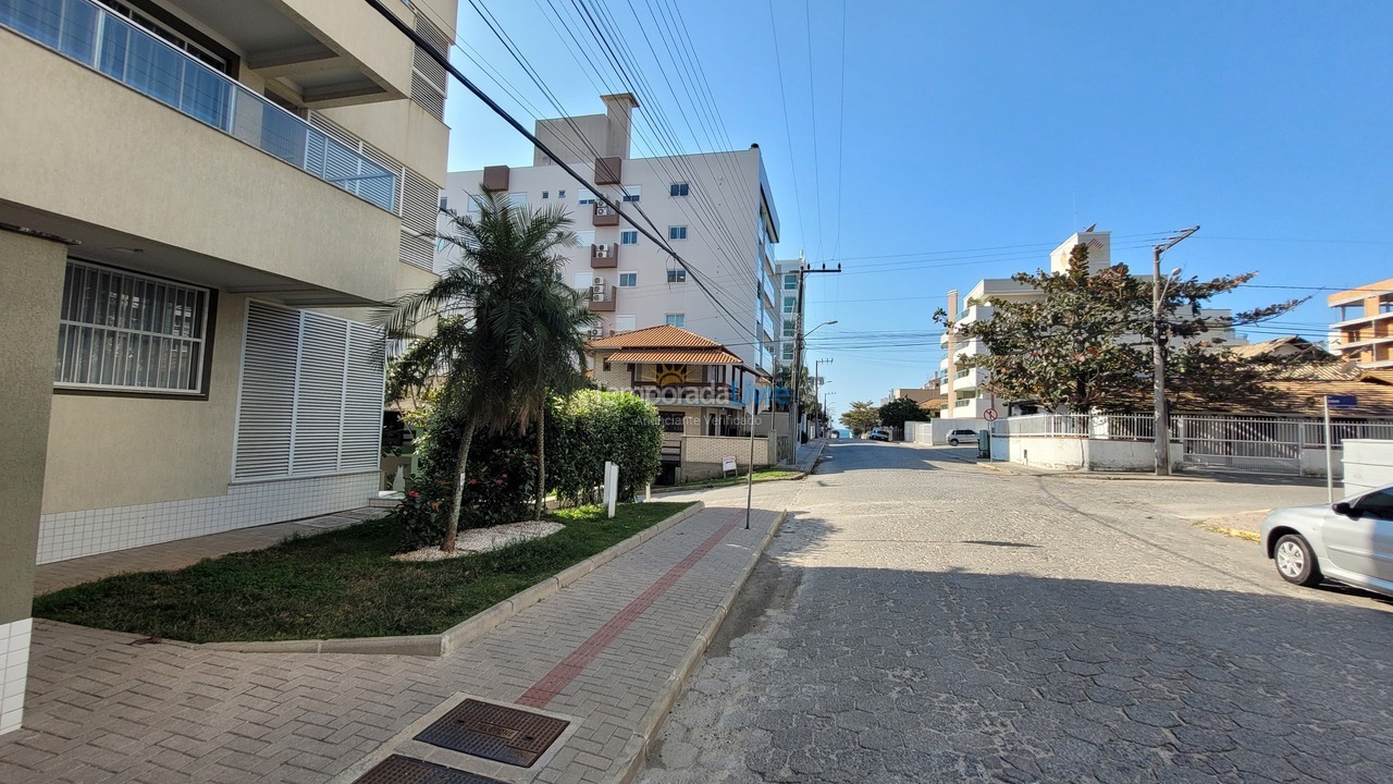 Apartment for vacation rental in Bombinhas (Praia de Bombas)