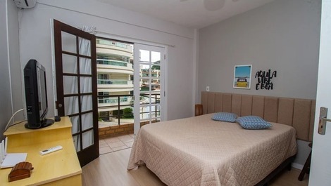 Triplex a poucos metros do mar para 8 pessoas