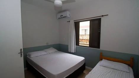 Triplex a poucos metros do mar para 8 pessoas