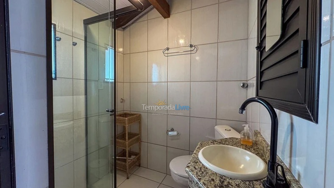 Apartamento para aluguel de temporada em Bombinhas (Praia de Bombas)