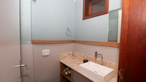 Triplex a poucos metros do mar para 8 pessoas