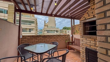 Triplex a poucos metros do mar para 8 pessoas