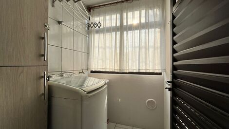 Apartamento com 2 dormitórios 50m da praia de Bombas para 6 pessoas