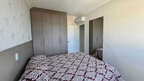 Cobertura 3 dormitórios 50M da praia de Bombas para 8 pessoas